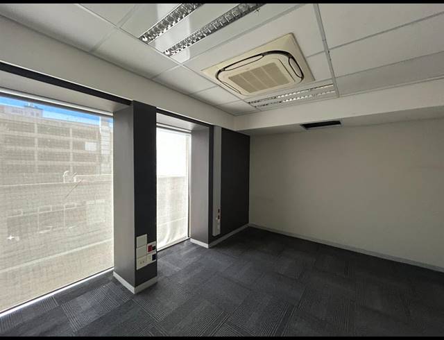 386.50M² BUILDING TO LET IN FORESHORE